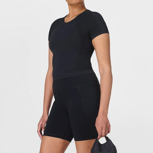 Pantalones cortos deportivos personalizados para gimnasio y entrenamiento para mujer, color negro genuino, sin costuras, de cintura alta, elástico, sólido, de compresión ajustable - Product Image 6