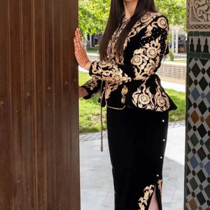 Hermoso diseño de bordado a mano en chaqueta negra y vestido karakou con cuentas de cristal adornadas, piedra, trabajo dabka @ 2024 - Product Image 1