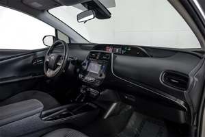 Toyota Prius 2017 de segunda mano / Disponible para la venta con bajo kilometraje, motor de gasolina / Coche usado en buen estado y sin accidentes, sin problemas. - Product Image 6