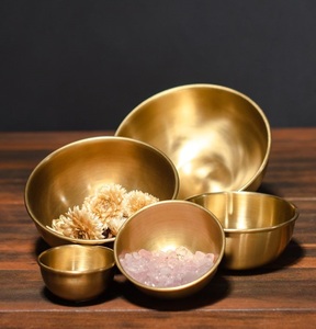 Cuenco para servir de latón tradicional de alta resistencia con acabado dorado, ideal para lujosas presentaciones de comida en eventos religiosos - Product Image 6