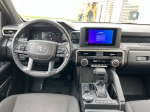 Toyota Tacoma SR d'occasion propre 2025 - Product Image 5