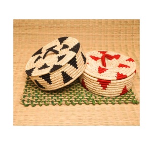 Panier d'herbe Sabai tissé à la main avec tissage artisanal durable pour le rangement décoratif et les intérieurs modernes durables écologiques - Product Image 4