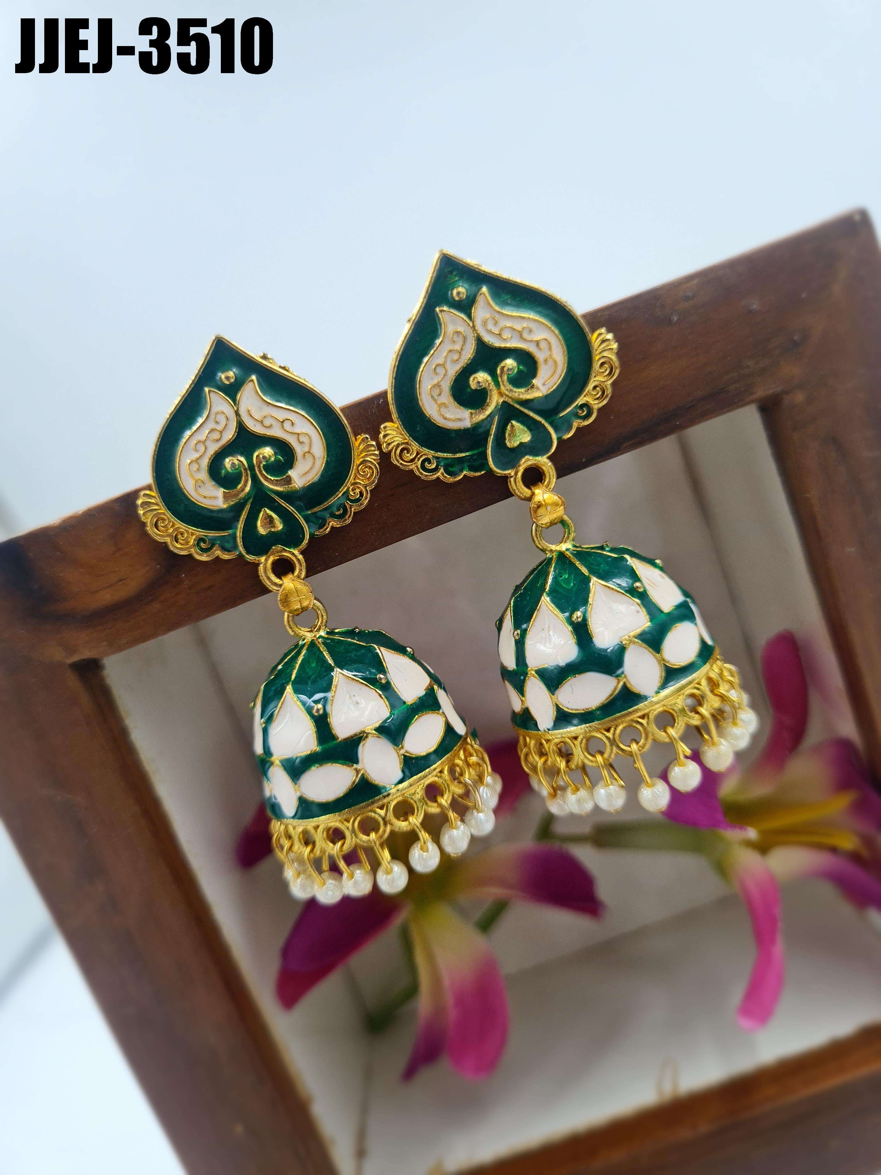 สีเขียว