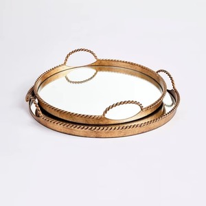 Bandeja de Servicio de Metal de Forma Ovalada de Diseño Más Reciente, Brillante Dorada, Pulida, Pieza Atractiva Fabricada en India por KHOOSI OVERSEAS - Product Image 2