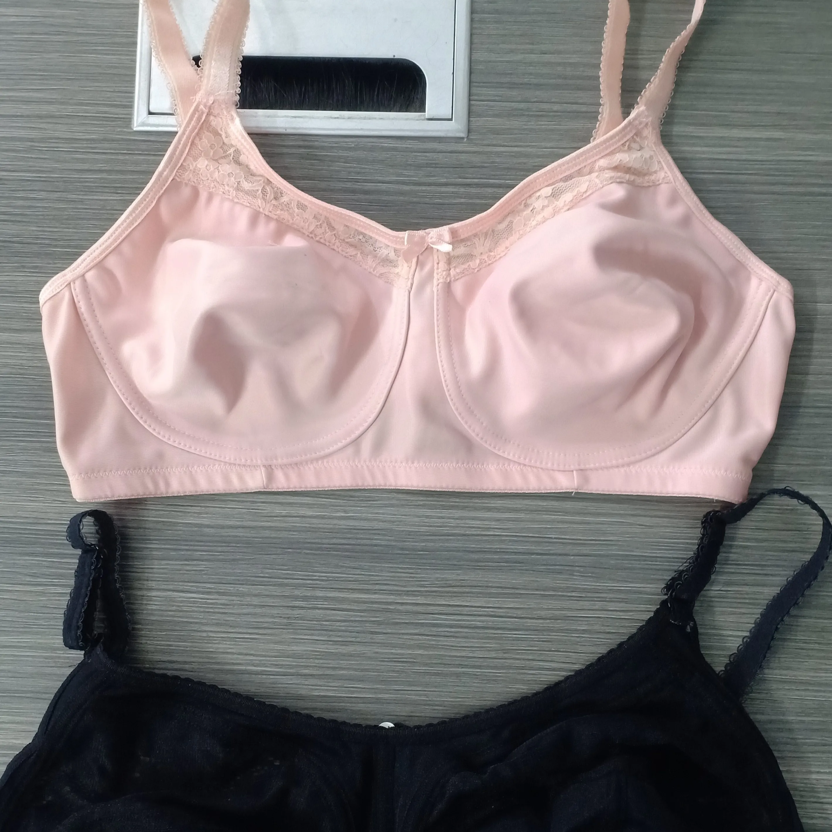 Ladies undergarments item new collection soft cotton comfortable ladies bra solid pattern sweet able for ladies