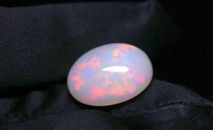 Ópalo de fuego blanco natural etíope Welo de alta calidad, 10.60 CT, corte corazón, cabujón, piedra preciosa para joyería de Mehrajudin Gems - Product Image 2