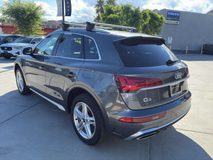 Audi Q5 Híbrido Enchufable e quattro Premium Plus S Line AWD 2024 Usado en Excelentes Condiciones, Sin Accidentes, Volante a la Izquierda/Derecha - Product Image 4
