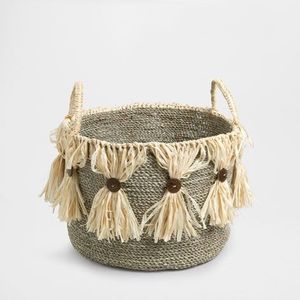 Panier en corde de macramé en coton décoratif pour le rangement de la chambre d'enfant avec une texture douce et des matériaux sans danger pour les enfants - Product Image 4