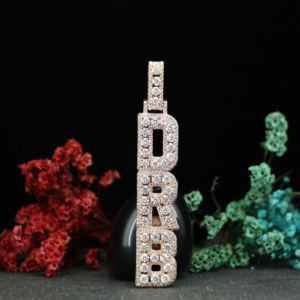 Collier avec pendentif vertical personnalisé en moissanite, style hip-hop, avec inscription personnalisée, chaîne de pendentif en moissanite, n° 1 - Product Image 2