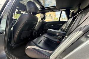 BMW 330i xDrive Sports Wagon 2017 d'occasion en excellent état, sans réserve, moteur turbo 4 cylindres, transmission intégrale, très bien équipée, provenance climat chaud - Product Image 6