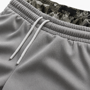 Pantalones Cortos Deportivos de Malla Gris para Hombre, Personalizados, OEM ODM, Cintura Elástica con Cordón Ajustable, Estilo Camuflaje - Product Image 5