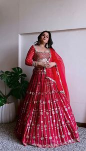 Vente chaude Readymade Indian Designer Lehenga Choli Avec Dupatta Georgette Avec Sequin Travail De Mariage, Party Wear Bollywood Outfit - Product Image 5