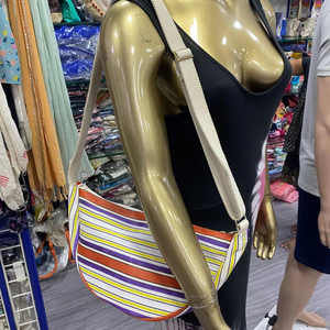 Grands sacs à fermeture éclair en nylon recyclé écologique Sacs à linge réutilisables en plastique durable Modèle de sac tissé en PP Impression offset - Product Image 1