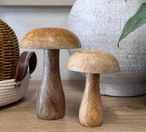 Porte-champignon décoratif en bois avec détails uniques sculptés à la main, parfait pour l'agencement de centre de table de ferme. - Product Image 3