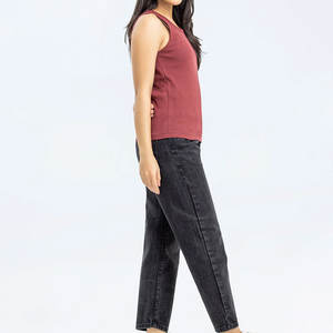 Débardeur de sport en coton 100% tricoté avec logo et taille personnalisés, coupe confortable pour l'été, idéal pour l'entraînement et le yoga pour hommes - Product Image 3