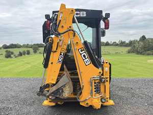 Chargeuse sur pneus JCB 1CX, chargeuse-pelleteuse, chargeuse hydraulique diesel pour la construction, l'agriculture et la manutention de matériaux - Product Image 2