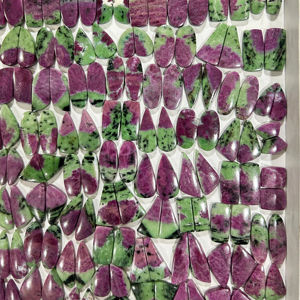 Vente en gros naturel rubis Zoisite paire Cabochon dos plat cristal guérison Quartz semi-précieux pierres précieuses en vrac paire assortie - Product Image 1