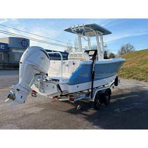 Bateau polyvalent 2026 Robalo R230 en fibre de verre, acier et aluminium pour le travail, la patrouille, la vitesse et le divertissement - Product Image 1