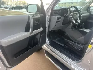 โตโยต้า 4 รันเนอร์ SR5 ปี 2011 - Product Image 2