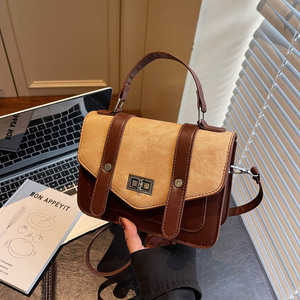 Sac bandoulière carré en PU imperméable et tendance pour femme, collection Printemps 2026, avec chaîne - Product Image 2
