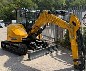 Excavatrice sur chenilles à rotation zéro 9051FZTS, godet de 0,28 m, poids opérationnel de 5180 kg, force de creusement de 37 kN, moteur à haut rendement - Product Image 5