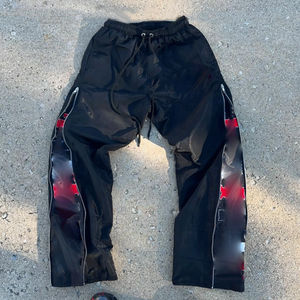 กางเกงไนลอนสำหรับผู้ชายผ้าโพลีเอสเตอร์กันน้ำพิมพ์ลายสกรีนผ้าไหมออกแบบได้ตามต้องการ - Product Image 3