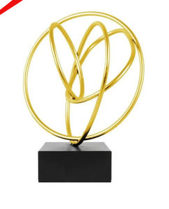 Sculpture en métal de concepteur créatif fini doré de haute qualité pour le bureau à domicile - Product Image 1