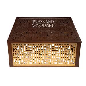 Table basse de style marocain moderne avec panneaux géométriques en métal découpé, design décoratif de luxe - Product Image 1