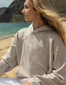 OEM Sweat à capuche de haute qualité pour femmes avec poche kangourou Sweat-shirt en polaire brodé avec logo personnalisé pour l'hiver - Product Image 4