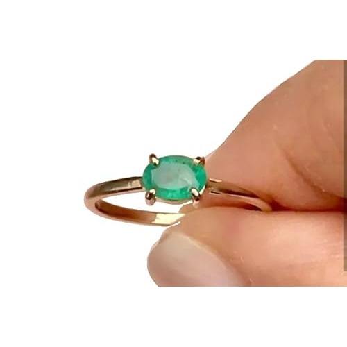 สีเขียว