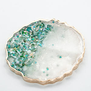 Sous-verres en résine faits à la main avec des tapis époxy scintillants métalliques idéaux pour la table à manger de la cuisine du salon et les cadeaux. - Product Image 4