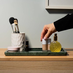 Plateau carré en marbre vert avec finition élégante idéal pour servir des collations, des boissons et une décoration de table en Inde - Product Image 4