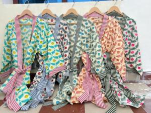 Peignoir Kimono 100% coton fait main imprimé floral et robe de chambre vêtements de nuit d'été, cadeau de demoiselle d'honneur, taille unique - Product Image 6