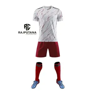 Kendi tasarım futbol spor giyim spor eğitimi takım elbise hızlı kuru nefes futbol spor tişört şort