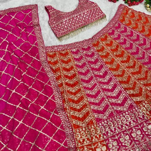 MARIAGE LOURD FUAX GEORGETTE BRODÉ SEQUENCE TRAVAIL LEHENGAS CHOLI AVEC DUPATTA - Product Image 1