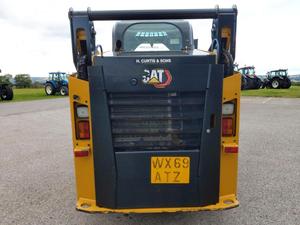 รถตักล้อยางดีเซลรุ่น 242D3 พร้อมเครื่องยนต์ - Product Image 5