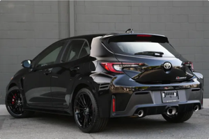 PRÊT À CONDUIRE - VÉHICULE D'OCCASION À VOLANT À GAUCHE |   Conduite à droite |   TOYOTA GR COROLLA CORE 2023 - Product Image 2