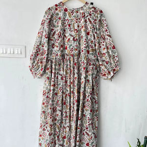 Robe mi-longue en coton imprimé bloc floral col en V profond robe d'été faite à la main | Boho Chic tenue décontractée légère - Product Image 1