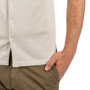 Design personnalisé de tricots à boutons de couleur unie polos tricotés pour hommes polos - Product Image 5