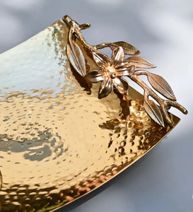 Plato de Servir de Acero Forjado a Mano con Diseño Floral y Mango Dorado para Decoración de Restaurantes - Product Image 2