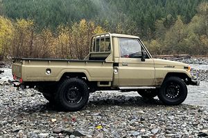 MEJOR OFERTA: LANDCRUISER 1996, 4.5 LITROS, 6 CILINDROS, TRANSMISIÓN MANUAL DE 5 VELOCIDADES, 4X4, EN PERFECTO ESTADO, IMPECABLE, EXCELENTE CONDICIÓN, LISTO PARA EXPORTAR - Product Image 2