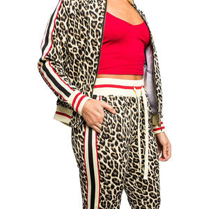 Ensemble de vêtements de sport pour femmes avec logo personnalisé, survêtement de jogging zippé / Nouveau design, survêtement en molleton deux pièces, confortable et élégant - Product Image 4