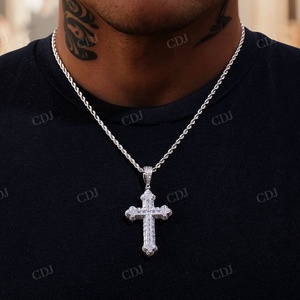 Colgante de Cruz Chapado en Oro Personalizado de Lujo con Incrustaciones de Moissanita y Plata de Ley, Certificado GRA, Estilo Hip Hop, Unisex, para Fiestas - Product Image 3
