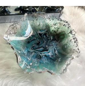 Bol en résine transparente de style ange avec finition brillante - Product Image 1