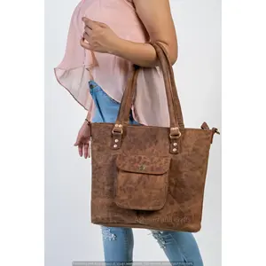High Quality PU Leather Tote <b>Handbag</b> for Women Large Size Fashion Bag for Daily Use for <b>Summer</b> and Autumn Seasons Affordable - Product Image 3