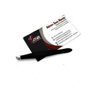 Pinza de Cejas Inclinada de Acero Inoxidable Negro Mate Personalizable, Herramienta de Belleza para Dar Forma a las Cejas y Depilación, Servicios OEM - Product Image 3