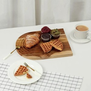 Ensemble de 2 plateaux de service en bois d'acacia au design personnalisé, planche à découper et à servir en bois biologique, planches à viande, fruits, fromage et charcuterie - Product Image 2