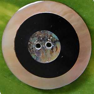 Botón Decorativo de Concha Marina, Joyería de Concha Marina, Botón Artesanal con Motivo Espiral Artístico Inspirado en Conchas Redondas - Product Image 2