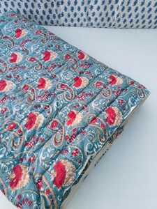 Colcha de Algodón Orgánico Queen Razai, Colcha Acolchada Hecha a Mano, Cubrecama Cálido Kantha - Product Image 2