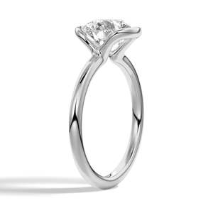 Anillo de Oro de 14K con Diamante Moissanite de Corte Oval, Colección de Anillos Elegantes con Moissanite - Product Image 6